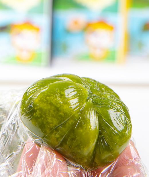 手工无添加剂 艾草青团   300克（六枚装）/盒（红豆沙味、黑芝麻味、蛋黄肉松味） 商品图1