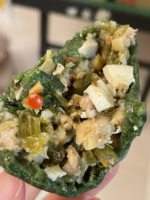 季节限定！清明团 ，纯手工现包，正宗新鲜艾草做青，咸甜都有。咸内馅：农家腌菜，新鲜春笋，豆腐干，土家猪肉！甜内馅儿：自熬豆沙，超细腻。来自春天的时令美味，过时不侯 商品图1