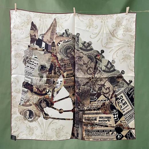 【甄珠贝·时尚高级感系列】丝巾礼盒甄选，70*70双面异色【马头碎片】丝巾四叶草胸花和施华洛水晶丝巾扣三件套 商品图2