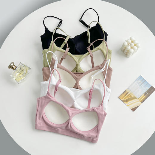 老米优品 / 2件包邮！春夏满分内搭！颜色绝绝子~~《阔领露脐吊带》一字美背细肩带，隐形细肩带，舒适百搭，自带胸垫，免穿文胸！DD230214A 商品图2