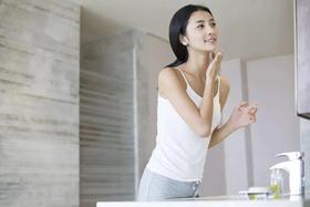  手上有个“美人穴”，艾灸后，年轻10岁很容易！ 