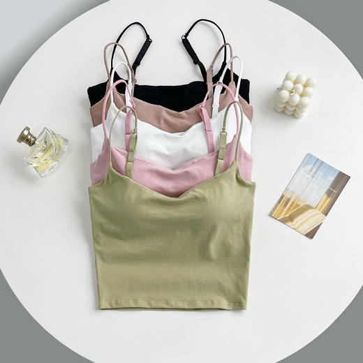 老米优品 / 2件包邮！春夏满分内搭！颜色绝绝子~~《阔领露脐吊带》一字美背细肩带，隐形细肩带，舒适百搭，自带胸垫，免穿文胸！DD230214A 商品图1