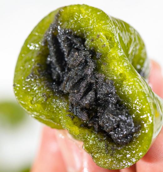手工无添加剂 艾草青团   300克（六枚装）/盒（红豆沙味、黑芝麻味、蛋黄肉松味） 商品图5