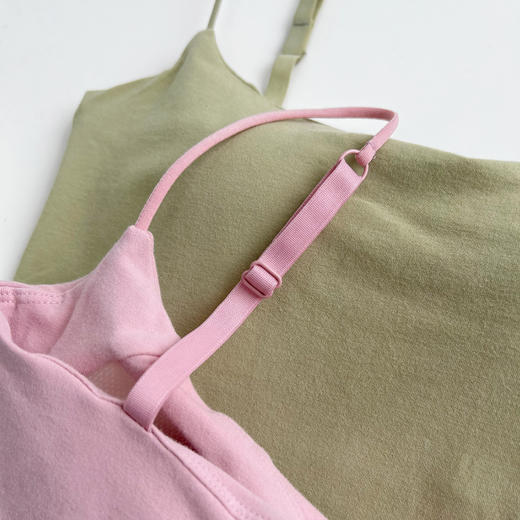 老米优品 / 2件包邮！春夏满分内搭！颜色绝绝子~~《阔领露脐吊带》一字美背细肩带，隐形细肩带，舒适百搭，自带胸垫，免穿文胸！DD230214A 商品图3