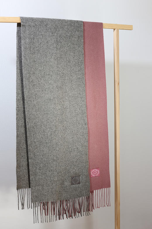 饮水鸟  藏地纹样牦牛绒围巾 商品图9