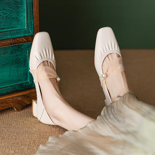 舒适简约，珍珠网纱粗跟浅口皮鞋WC-9740 商品图3