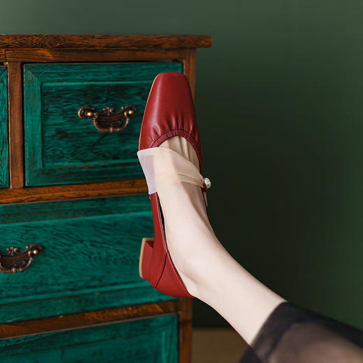 舒适简约，珍珠网纱粗跟浅口皮鞋WC-9740 商品图2