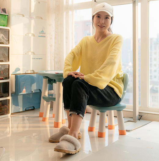 【现货】Loi女士春秋款BABY绒慵懒风V领松密度羊绒衣 商品图2