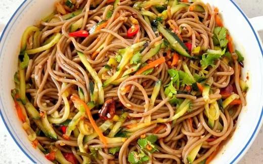 【5大袋】于小鲜清真荞麦鲜粉袋装275g*5袋地道西北风味酸辣解馋网红方便面速食（荞麦鲜粉200g+料包75g） 商品图6