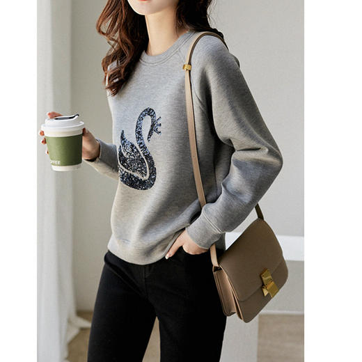 时尚百搭，天鹅亮片刺绣宽松圆领插肩袖卫衣XFT9020 商品图3