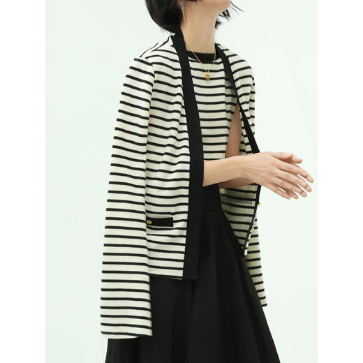 COCOBELLA撞色黑白条纹喇叭袖针织衫女V领开衫MZ157 商品图2