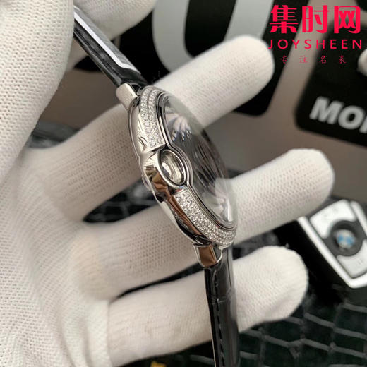 限时特价 卡地亚蓝气球系列「钻圈款✨」 男款大号42mm 蓝宝石镜面 意大利牛皮表带 搭载定制全自动机械机芯 商品图4