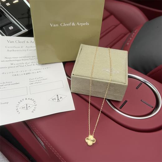 A406梵K雅宝镭射金色四叶草项链 商品图3