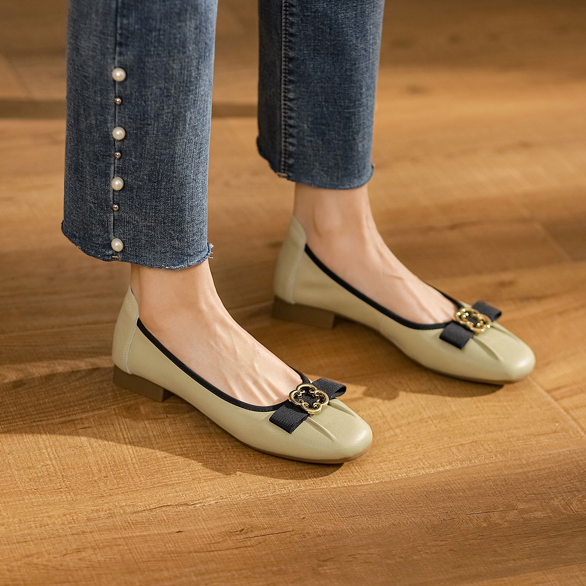 22年新款时尚饰扣舒适平底小香风浅口优雅女单鞋17021