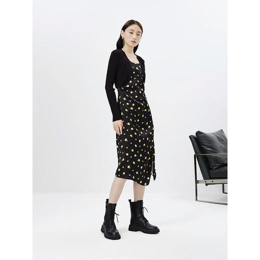 NEELLY纳俪商场同款春季新款针织衫女黑色显瘦短款开衫防晒上衣N23023A01115 商品图3