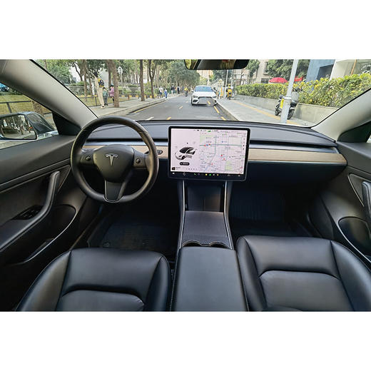 特斯拉 Model 3 标准续航后驱升级版【长租-深圳】 商品图4