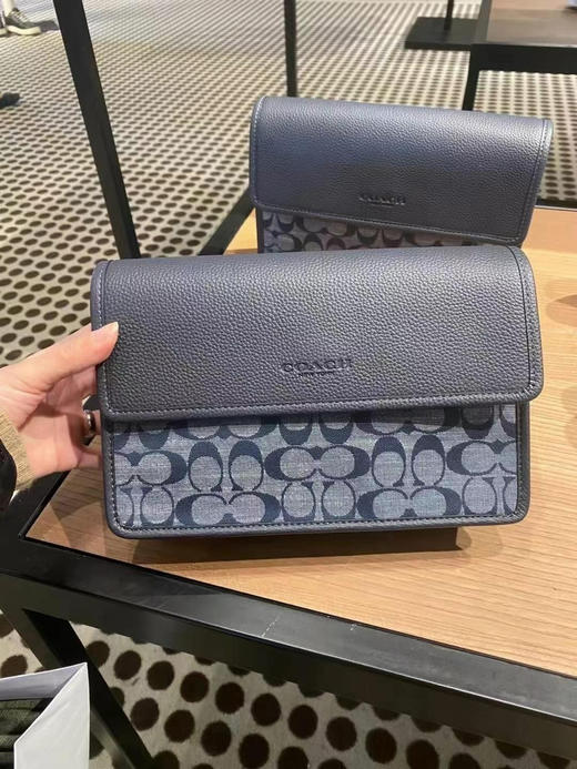 女生背也好看！💰1250元直邮🇺🇸Coach Turner香布雷斜挎包🔥 商品图0