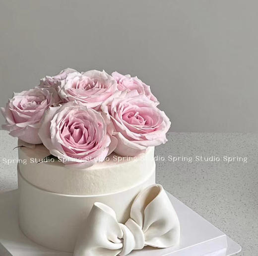 鲜花翻糖蝴蝶结蛋糕 商品图0