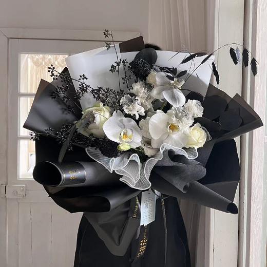 墨色-黑白混搭花束 商品图4