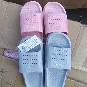 特价男女款拖鞋