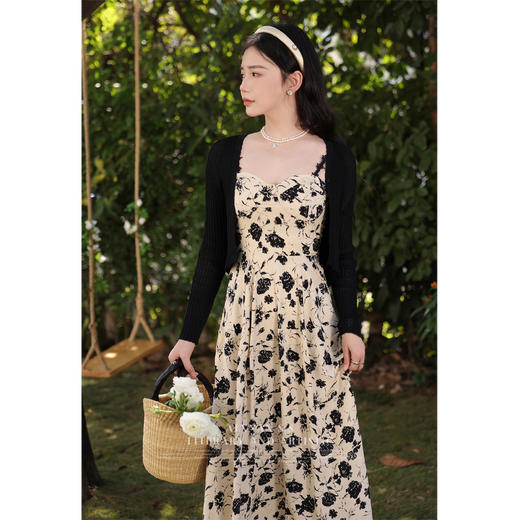 【65折秒杀】鹿向南《蔷薇边》法式吊带连衣裙两件套女2023新款春季小个子裙子LXN28805 商品图2