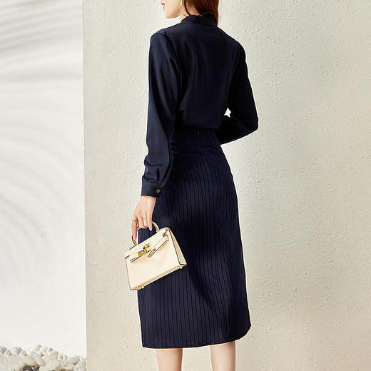 气质简约，不挑身材性感拼接收腰优雅早春新款两件套WLZD-2121313 商品图2