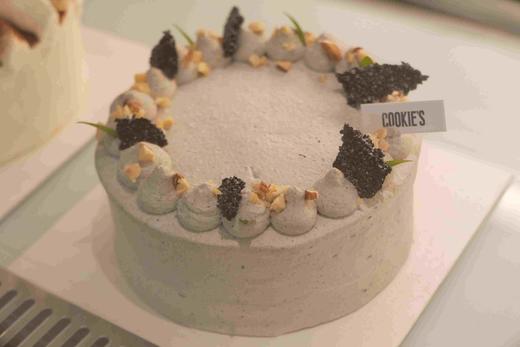 黑芝麻蛋糕 黑芝麻戚风底，上面厚厚的全是黑芝麻慕斯  欢迎提前预定，当日订单或加急请拍下备注，我们会与您联系 商品图6