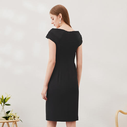 EITIE爱特爱春季新款优雅显瘦裙摆开叉连衣裙6907632 商品图4