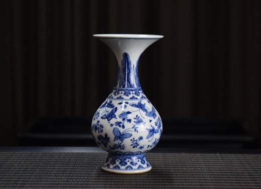 青花花蝶纹花觚 商品图0