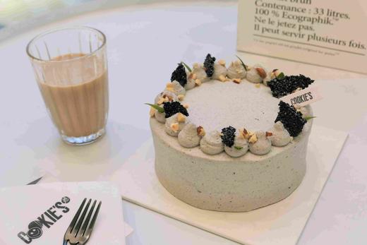 黑芝麻蛋糕 黑芝麻戚风底，上面厚厚的全是黑芝麻慕斯  欢迎提前预定，当日订单或加急请拍下备注，我们会与您联系 商品图5