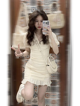一见钟情♥敲温柔的褶皱连衣裙