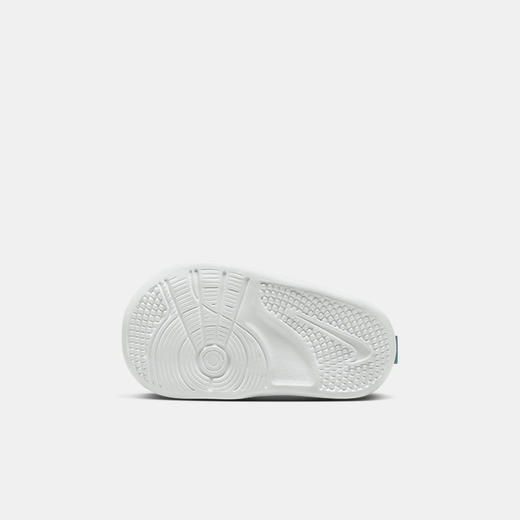Nike Omni Multi-Court (TD) 婴童运动童鞋 DM9028 商品图1