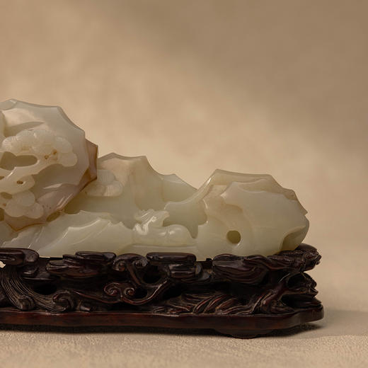 清 玉雕松鹿图山子摆件（红木座） 商品图2