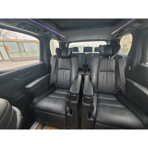 雷克萨斯	LM 300h 七座隽雅版【长租-北京】 商品图7