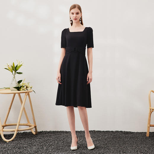 EITIE爱特爱春季新品方领简约优雅束腰显瘦连衣裙6907636 商品图3