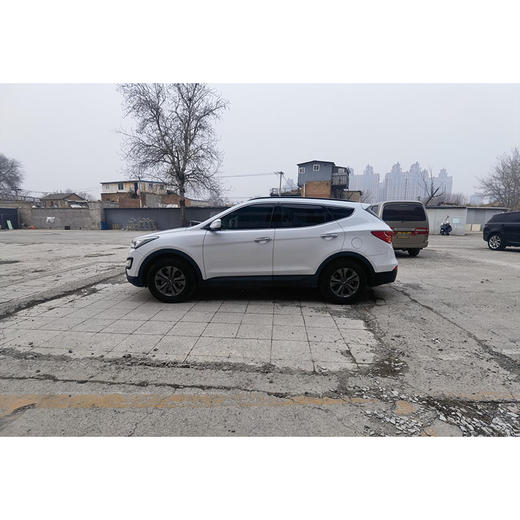 现代 胜达 2.4L 自动两驱智能型 5座【长租-北京】 商品图3