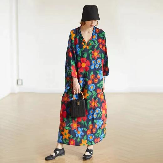谁美谁知道Q76复古走秀款宽松超长连衣裙文艺洋气旅行大码大袍子 商品图0