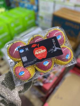 周四取货：【甘肃雪原苹果 】6粒装 2.5斤左右，又脆又甜，真心好吃的苹果，强力推荐！！！