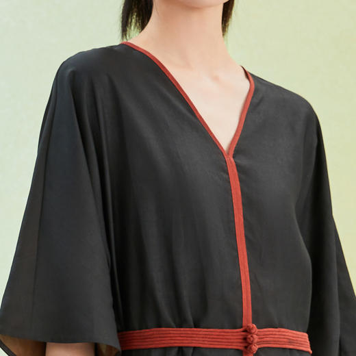 TANGY Collection/天意精品莨绸香云纱一字扣可拆卸腰带中长款连衣裙 商品图3