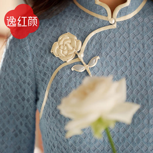 逸红颜洛冰2025春季新款旗袍改良版连衣裙女格纹V领印花长袖透气 商品图3