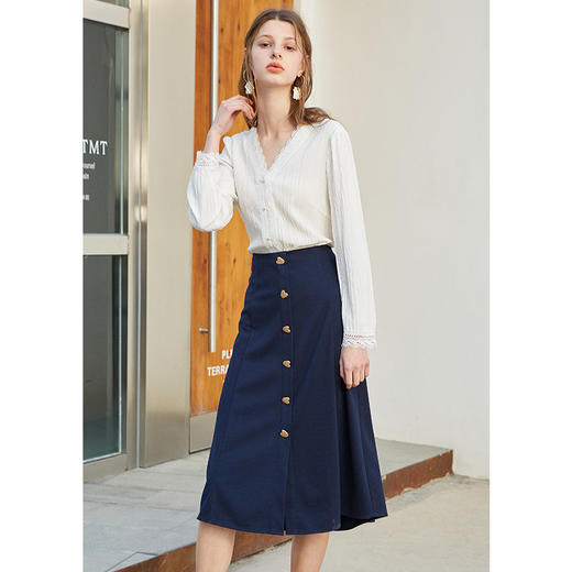 OLrain欧芮儿法式白色长袖衬衫女早春2023新款设计感小众V领衬衣 商品图1