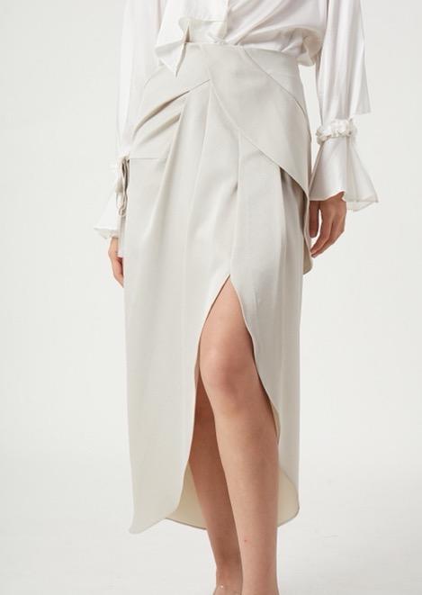 香槟色进口缎面醋酸不规则收褶长半裙 商品图2