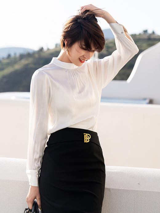 米白色雪纺衬衫女2022秋装新款简约设计感通勤职业圆领上衣 商品图2