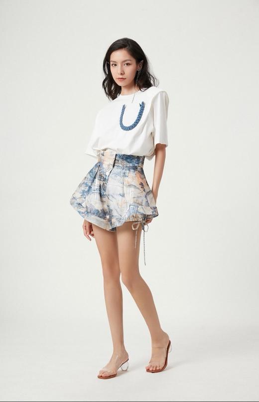 白色牛仔织带中性宽肩T恤 商品图1