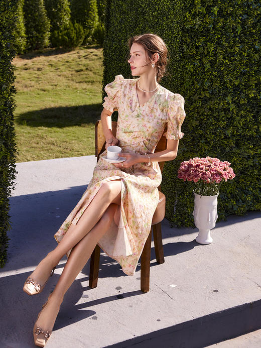 欧芮儿碎花短袖连衣裙女夏季2022新款收腰显瘦法式气质A字花瓣裙 商品图1