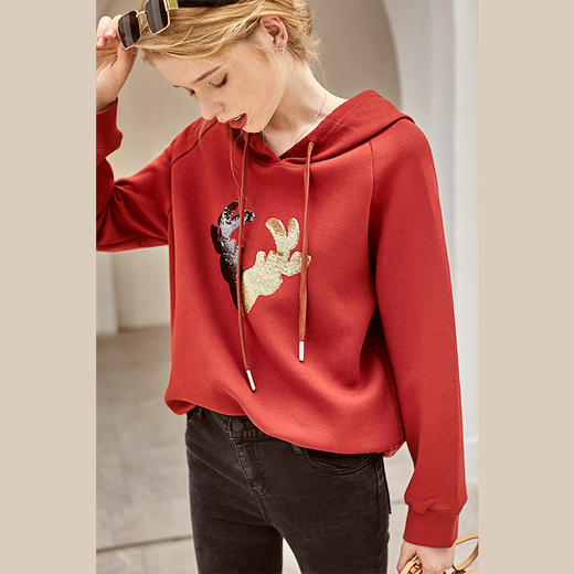 OLrain欧芮儿法式太空棉连帽卫衣女早春2023新款宽松鹿角刺绣上衣 商品图0