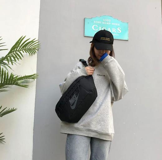 Nike 耐克斜挎书包背包大腰包 NK9022 均码： 长20 宽47 高12 商品图2