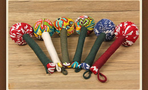 【艾草锤丨买2减5元】纯手工制作的养身小工具！添加多味中yao 、三年陈艾草、保健、养生、捶背神器！采用新疆棉，图案随机，长度27cm左右 ！【推荐下单2个，左右同时敲】！【TJ-J仓】 商品图3