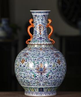 斗彩缠枝莲寿纹兽耳瓶