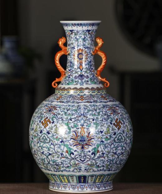 斗彩缠枝莲寿纹兽耳瓶 商品图0